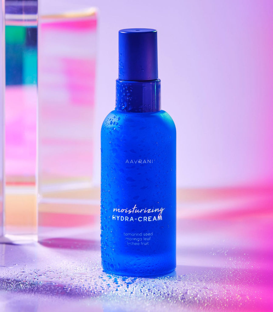 AAVRANI Moisturizing Hydra-Cream with water droplets